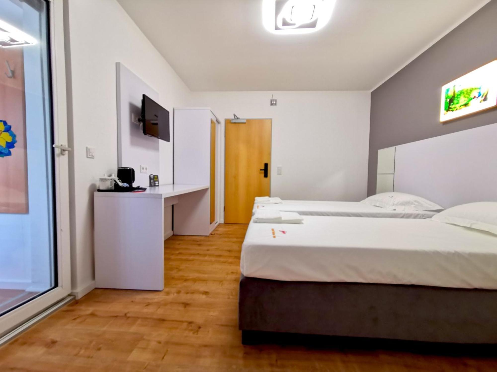 Home Inn Hotel Dormagen Buitenkant foto