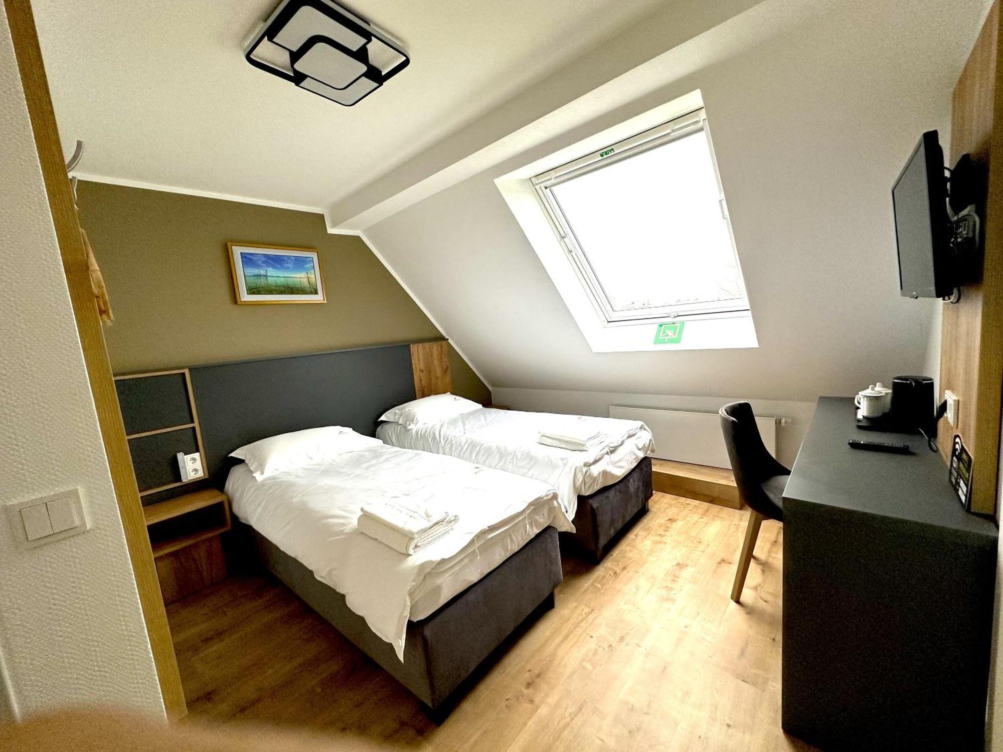 Home Inn Hotel Dormagen Kamer foto